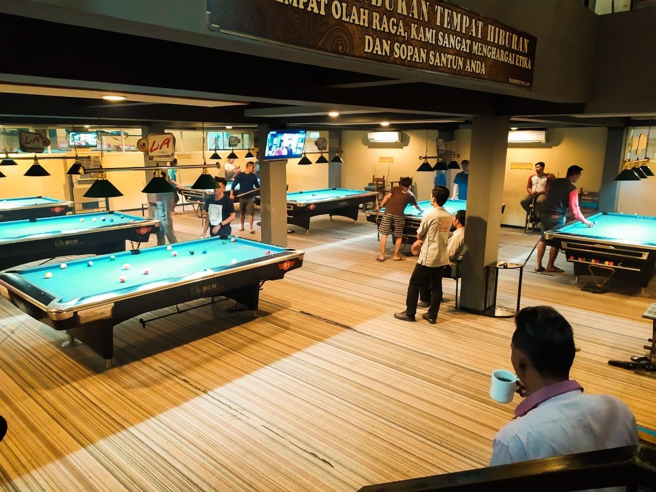 Billiard Lantai 1